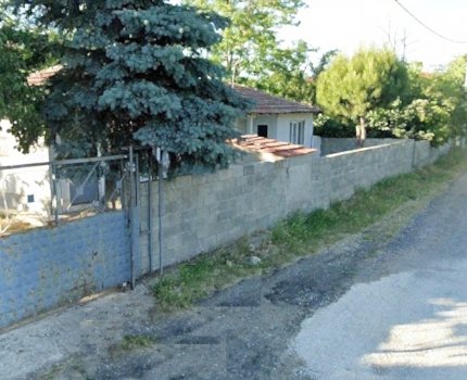 SARAY YUVALI KÖY MERKEZİNDE KAÇIRILMAYACAK FIRSAT! 712 m² TEK TAPU, 3 KAT İMARLI ARSA + EV